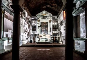 Nel Chiostro delle Geometrie