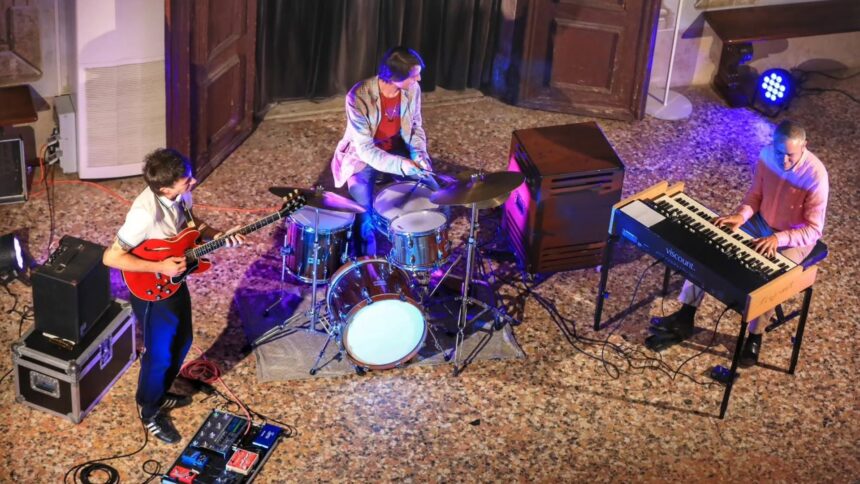 Dal 20 al 23 agosto, quattro serate tra il jazz del trio De Luisa, Gajo e Vattovaz, il blues della Dogo's Blues Band, il jazz funk dell'Hip Organ Trio e il dj set di Nck