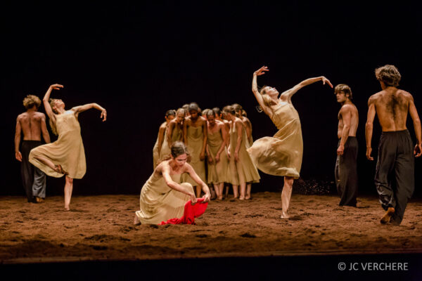 Le-Sacre-du-printemps_Eleonora-Abbagnato-eletta_ph-Jean-Charles-Verchere-Opera-Paris