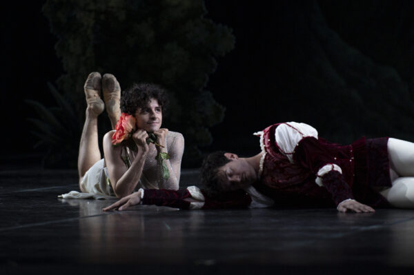 Prove-Sogno-di-una-notte-di-mezza-estate-Valerio-Marisca-Demetrio-Gabriele-Consoli-Puck-ph-Fabrizio-Sansoni-Teatro-dellOpera-di-Roma