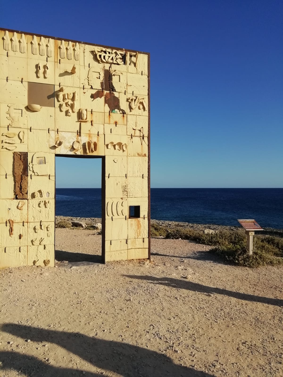 Mimmo Paladino. Porta d'Europa